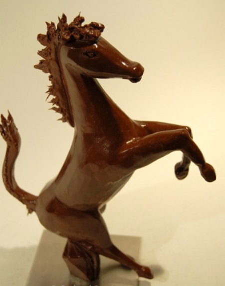 chocolate_sculptures-ferrari_horse-1 (451x572, 42Kb)