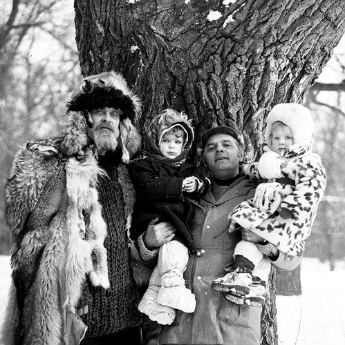 1325534930_van_Mikolaychuk_ta_YUry_llnko_1982_abo_1983_rk_Foto_Leond_Krtenko___75eb5f292 (499x500, 97Kb)
