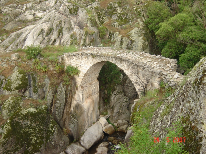 3623822_Stone_Bridge_near_Zovic_Mariovo_Macedonia (700x525, 362Kb)