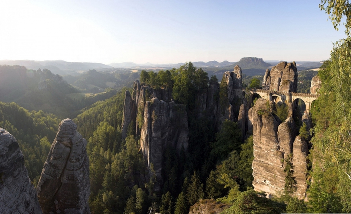 3623822_bastei_bridge_saxon_switzerland_saxony_germany (700x427, 237Kb)