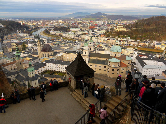 Salzburg%20castle%20Austria%201263809128(www_brodyaga_com) (700x525, 155Kb)