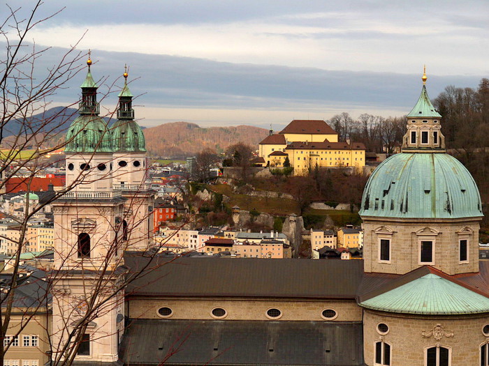 Salzburg%20castle%20Austria%201263810246(www_brodyaga_com) (700x525, 142Kb)