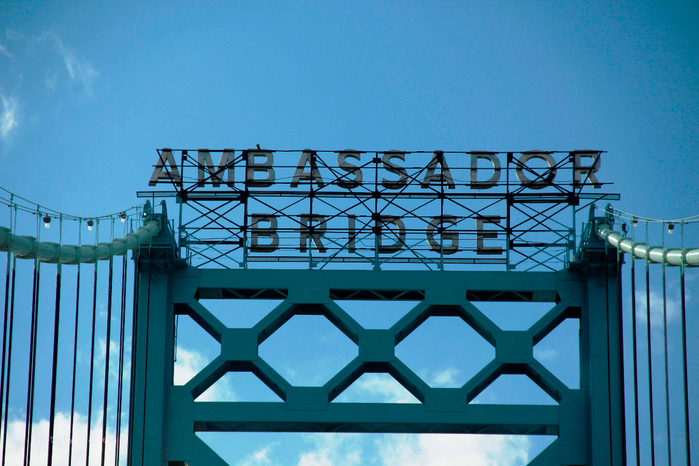 windsor_detroit_from_the_ambassador_bridge1.jpg w=300 (700x466, 444Kb)