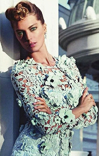 4280344_VogueFranceFeb11_11__kopiya__kopiya (330x516, 190Kb)