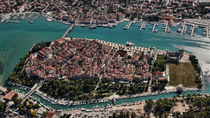 3437398_trogir3a900x506 (700x393, 140Kb)