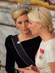  Princess+Marie+Chantal+Queen+Margrethe+II+nMK9tC59sOrl (450x594, 84Kb)