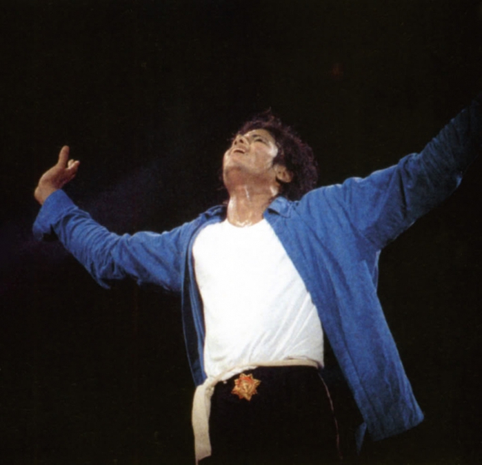 4356311_BadWorldTourmichaeljackson243647601023988_2_ (700x675, 196Kb)