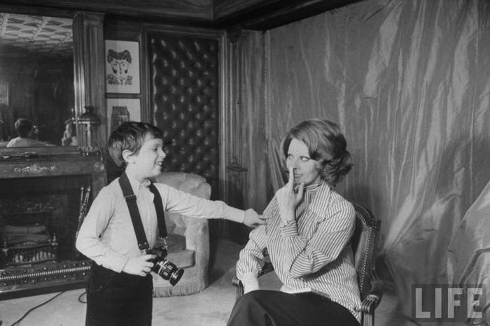 03 Sophie Loren and son Carlo Jr. 1976 (700x466, 40Kb)