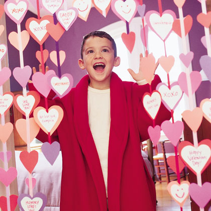 curtain-of-hearts-valentines-day-craft-photo-420-FF0203VALENA04 (420x420, 51Kb)