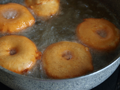 Яблочные пончики рецепт с фото пошагово на сковороде