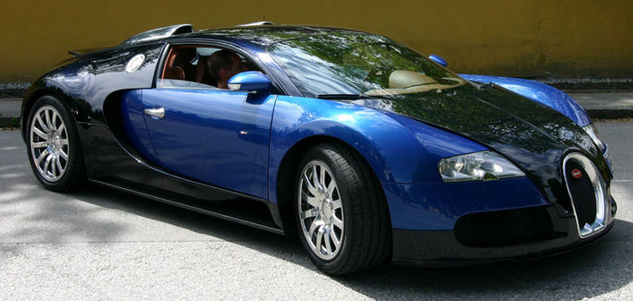 800px-Bugatti_Veyron-salzburg_(7) (700x333, 55Kb)