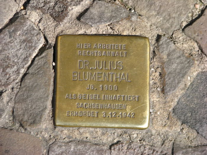 12   Oranienburger Straße     ,   -   ,     (700x525, 96Kb)