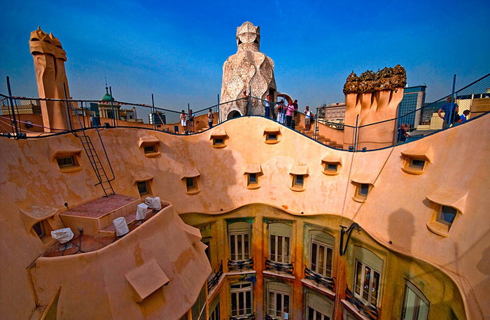 21a_pedrera_central_atrium_barcelona (700x457, 133Kb)