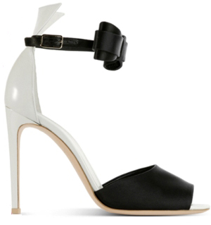 Gianvito Rossi Spring 2012 Peep Toe Bow Sandals (300x319, 39Kb)