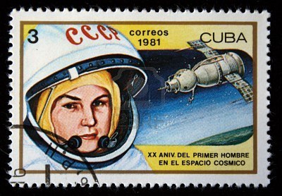 5614558-un-francobollo-stampato-nel-cosmonauta-di-donne-di-cuba-spettacoli-valentina-tereshkova-un-francobol (400x278, 41Kb)