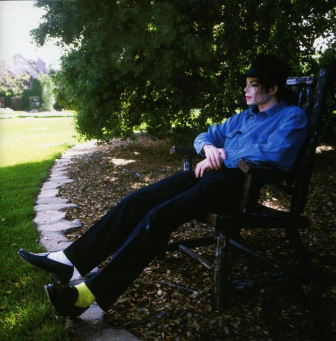 4356311_HarryBensonPhotoshootmichaeljackson26659337945960 (689x700, 327Kb)