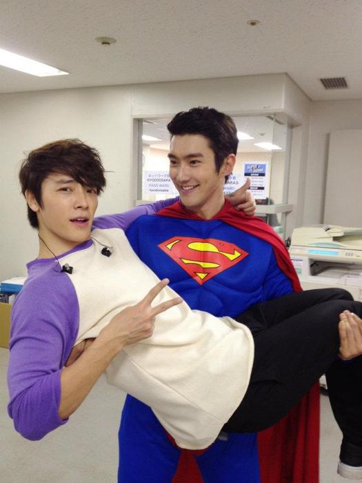 superman-siwon-donghae (525x700, 41Kb)