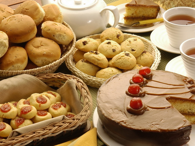 1435604406_Food_Cakes_and_Sweet_Cake__cake_and_biscuits_031407_29 (640x480, 159Kb)