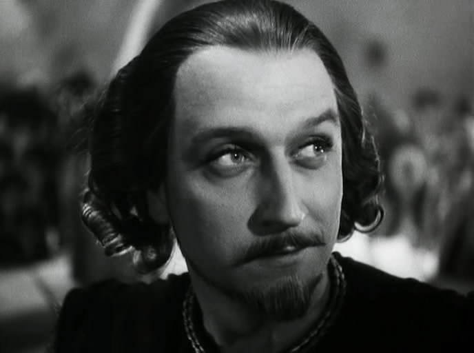 01_Ivan_Grozniy_DVDRip.avi_snapshot_00.48.00_[2015.07.11_00.19.51] (688x512, 39Kb)