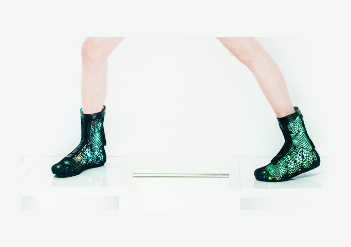 sols-unveils-adaptiv-robotic-3d-printed-shoes-adjusts-pressure-and-shape-2-1 (683x482, 49Kb)