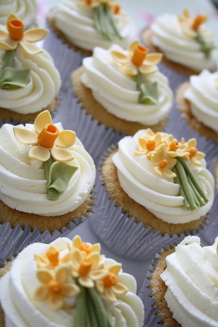 Daffodil-cupcakes (427x640, 144Kb)