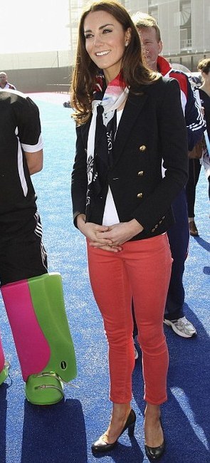 At_the_Riverside_Arena_in_the_Olympic_Park_in_London_March_15__2012 (295x650, 61Kb)