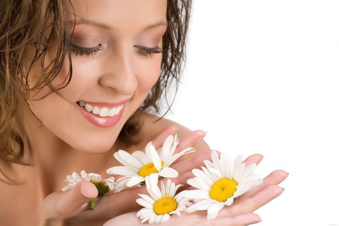 Bankoboev.Ru_beauty_devushka_i_romashki (700x466, 37Kb)