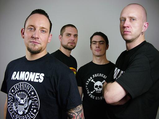 1321462734_volbeat_mediaboom.org (512x384, 29Kb)