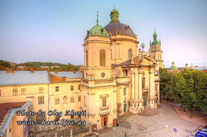 Ukraine_Lviv_17 (700x464, 116Kb)