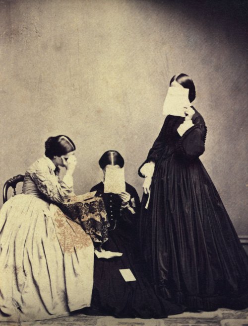 Unknown photographer, Portrait of three women, 19th century...The Unseen Eye- Photographs from the Unconscious (Aperture, 2011) by W.M. Hunt (500x656, 78Kb)