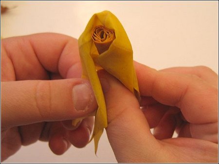 art-origami-rose-from-mapple-leaf-07 (450x337, 21Kb)