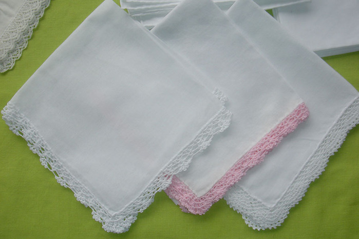 Handkerchief_with_Handmade_Hemstitch (700x466, 72Kb)