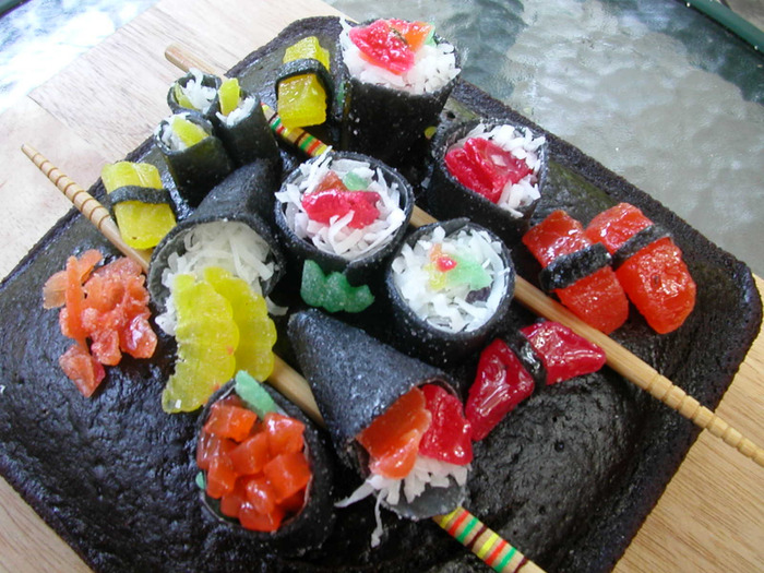 Sushi_Cake_by_cootiedoon (700x525, 167Kb)