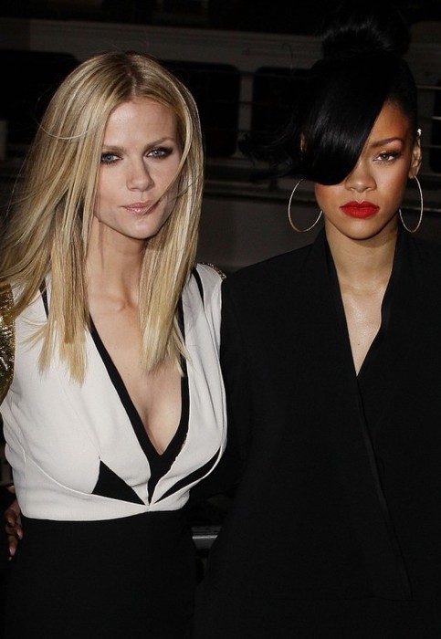 rihanna-brooklyn-decker-battleship-sydney-premiere-02 (483x700, 60Kb)