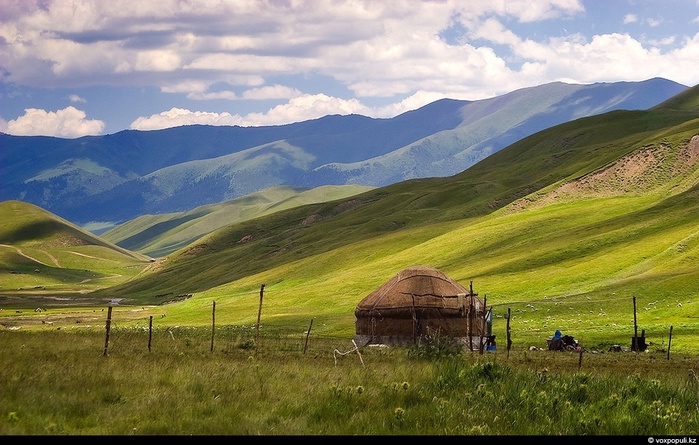 4312926_kazakhstanpeizazhi1 (700x445, 148Kb)