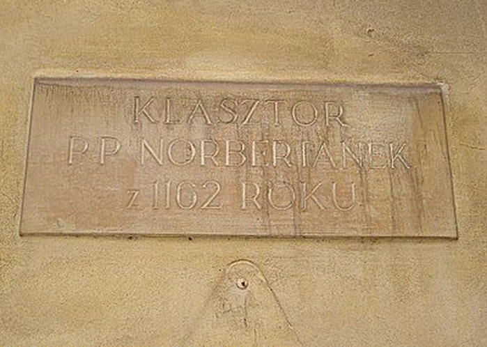 kosciol_i_klasztor_norbertanek_krakow_salwator_6 (700x498, 103Kb)