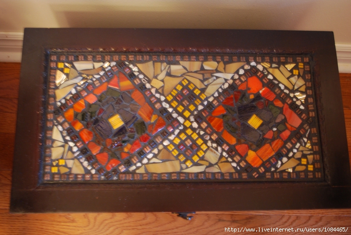 tasha & my mosaic table 275 (700x468, 267Kb)
