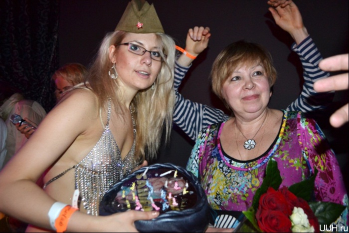 4592859_UUHNovostiAnnaSahara25let_15 (700x467, 112Kb)