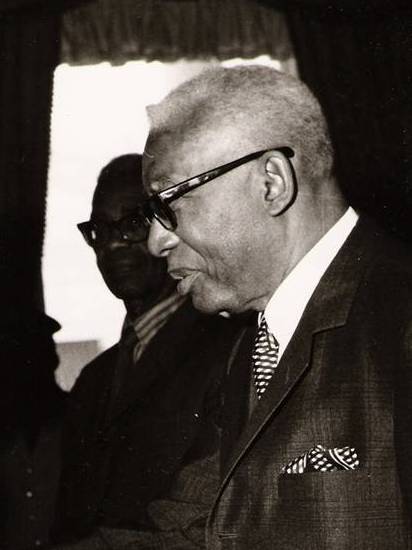 743664_Duvalier_cropped (412x550, 23Kb)