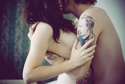 para-tatu-poceluy-seks-Favim.ru-6649 (497x337, 81Kb)
