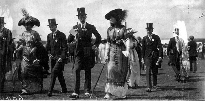 800px-Vita_Sackville-West_Ascot_june_1912 (700x344, 52Kb)