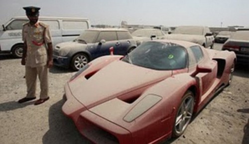 В Дубае брошенный владельцем Ferrari Enzo продадут на аукционе/3518263_l8j_yi9_Pu (500x290, 34Kb)