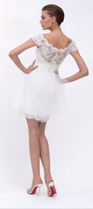 Marchesa-Fall-2011-Bridal-Collection-June-2011-BellaNaija-011 (313x700, 21Kb)