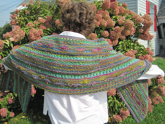 Stitch_Sampler_Shawl_-_Noro_Bonbori_2_1_medium2 (640x480, 320Kb)