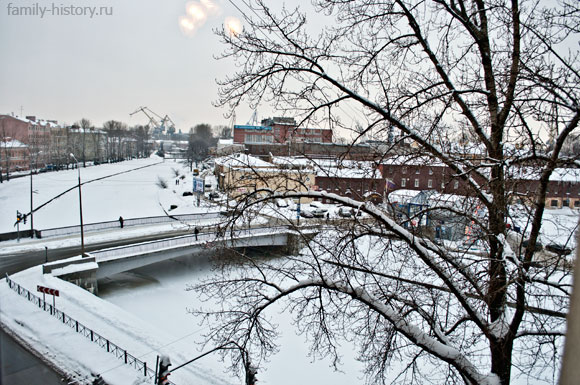 4514961_vid_iz_okna_kabineta_B__na_reky_Pryajky_i_Bannii_most (580x385, 97Kb)