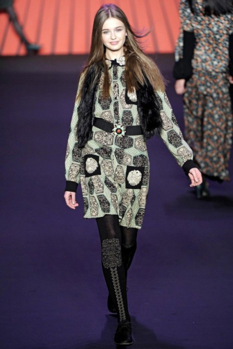 fashionwalk-ru-anna-sui-osen-zima-2011-2012-32-588x881 (467x700, 68Kb)