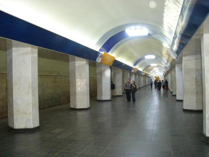 Isani_metro_station (700x525, 34Kb)