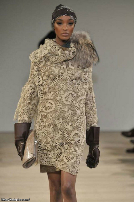 Вязаное пальто с подиума