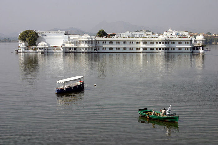 800px-Udaipur_Lake_Palace (700x467, 62Kb)