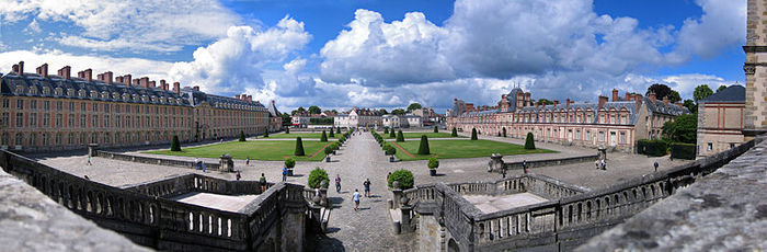 800px-Chateau_Fontainebleau_-001 (700x230, 56Kb)